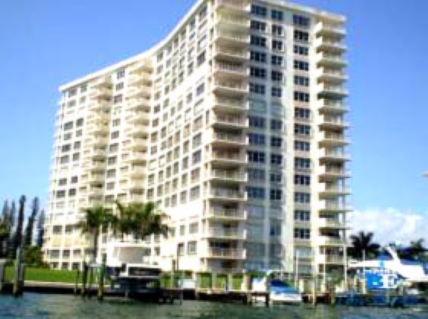 Lake House South - Florida Waterfront Condos
